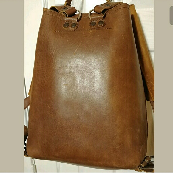 *SOLD* Saddleback Bucket backpack in Tobacco - Picture 6 of 8